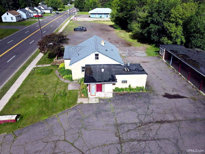 Crestview Motel (Crest View Motel) - Real Estate Listing Photo (newer photo)